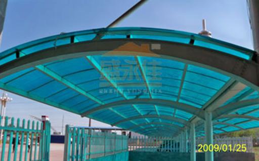 某陽光車棚用PC耐力板